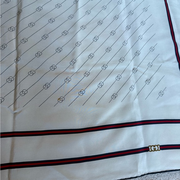 Gucci 100% Silk Scarf - Picture 10 of 10
